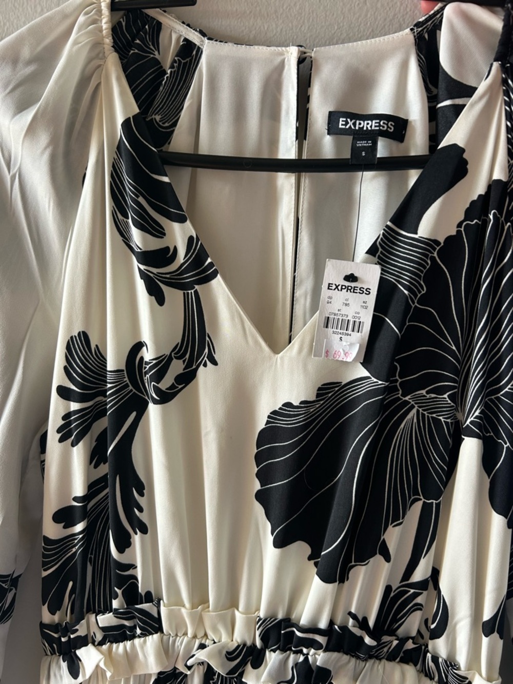 Express Black & White Floral Tiered Maxi Dress with V-Neck - Picture 5 of 7